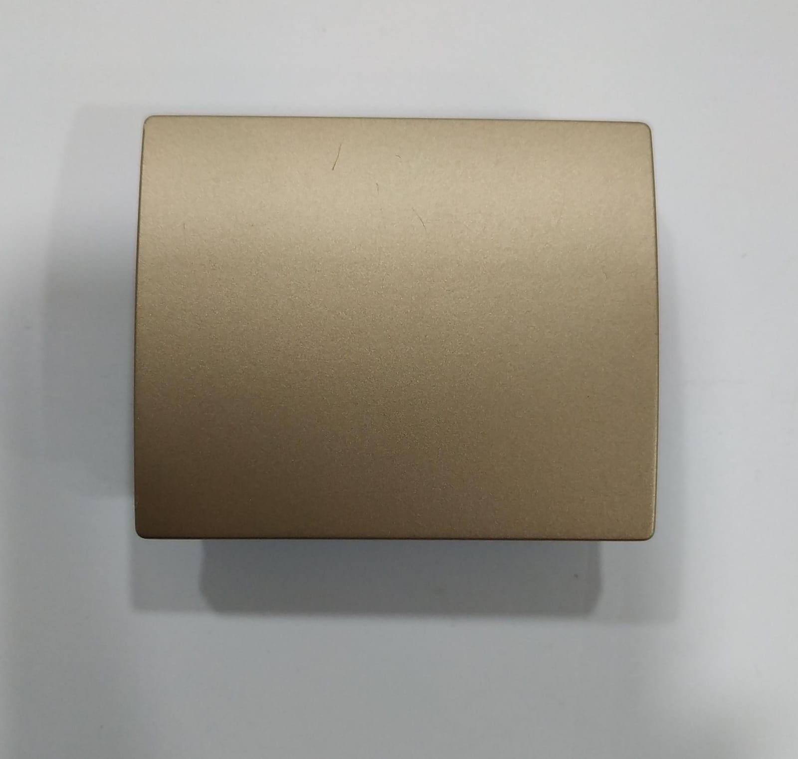 Tecla simple Iris IP44 dorado Odisea BJC