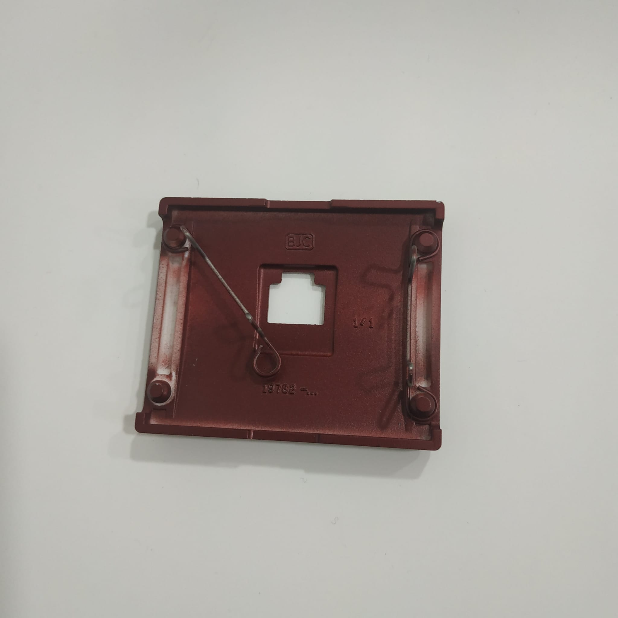 Tapa toma teléfono/data 6 contactos RJ45 rojo rubí BJC Iris 19782‑RR - Imagen 2